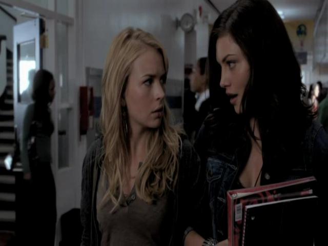 VampireDiariesWorld-dot-org_TheSecretCircle-S01E02-0132.jpg
