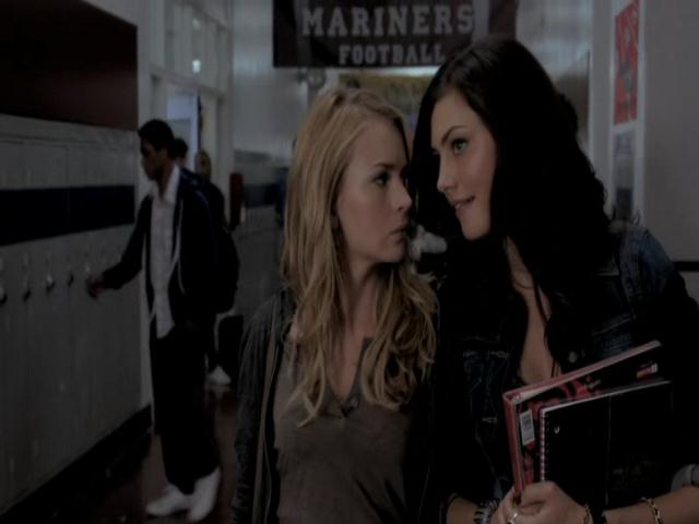 VampireDiariesWorld-dot-org_TheSecretCircle-S01E02-0138.jpg