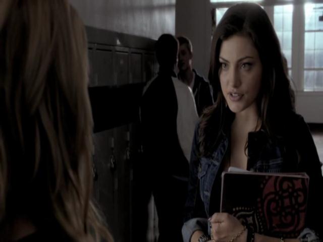 VampireDiariesWorld-dot-org_TheSecretCircle-S01E02-0146.jpg