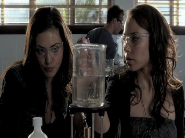 VampireDiariesWorld-dot-org_TheSecretCircle-S01E02-0250.jpg