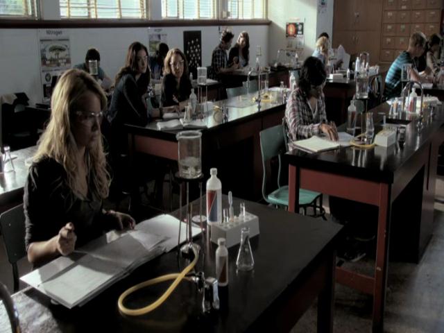 VampireDiariesWorld-dot-org_TheSecretCircle-S01E02-0278.jpg