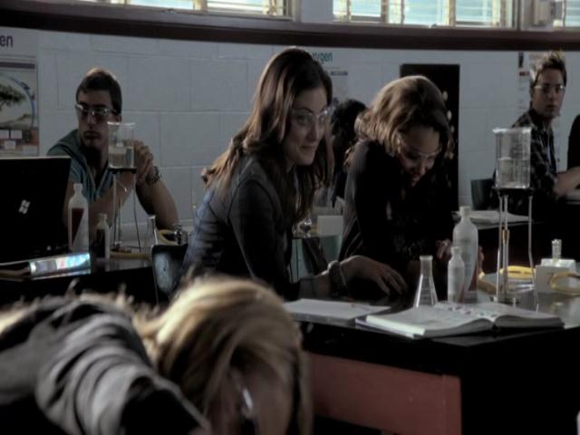 VampireDiariesWorld-dot-org_TheSecretCircle-S01E02-0283.jpg