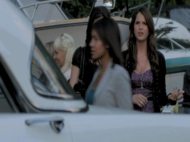 VampireDiariesWorld-dot-org_TheSecretCircle-S01E02-1433.jpg