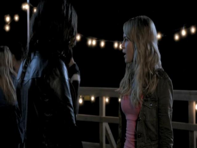 VampireDiariesWorld-dot-org_TheSecretCircle-S01E02-1521.jpg