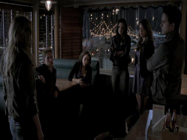 VampireDiariesWorld-dot-org_TheSecretCircle-S01E02-1736.jpg