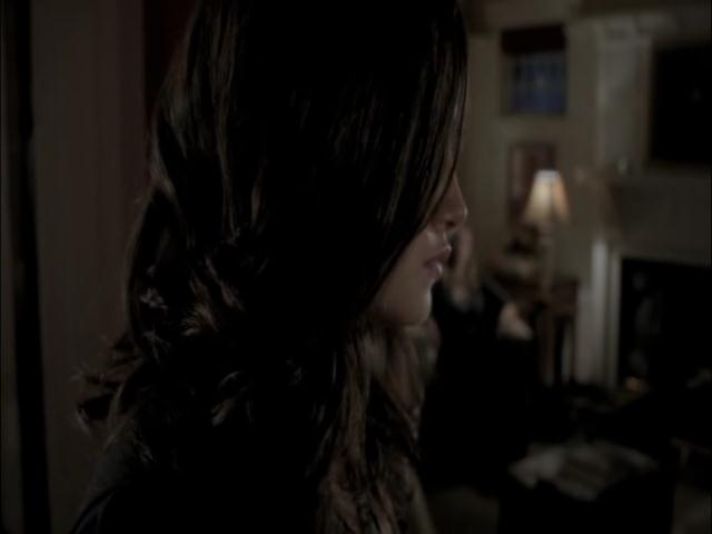 VampireDiariesWorld-dot-org_TheSecretCircle-S01E02-2036.jpg