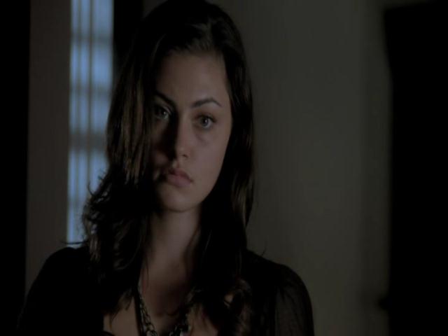 VampireDiariesWorld-dot-org_TheSecretCircle-S01E02-2056.jpg