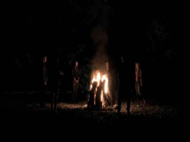 VampireDiariesWorld-dot-org_TheSecretCircle-S01E02-2195.jpg