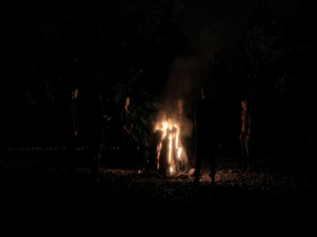 VampireDiariesWorld-dot-org_TheSecretCircle-S01E02-2230.jpg