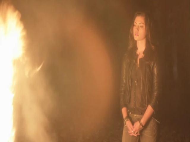 VampireDiariesWorld-dot-org_TheSecretCircle-S01E02-2239.jpg