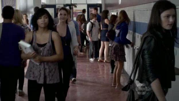 VampireDiariesWorld-dot-org_TheSecretCircle-S01E03-0006.jpg