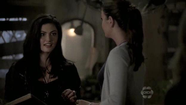 VampireDiariesWorld-dot-org_TheSecretCircle-S01E03-0694.jpg