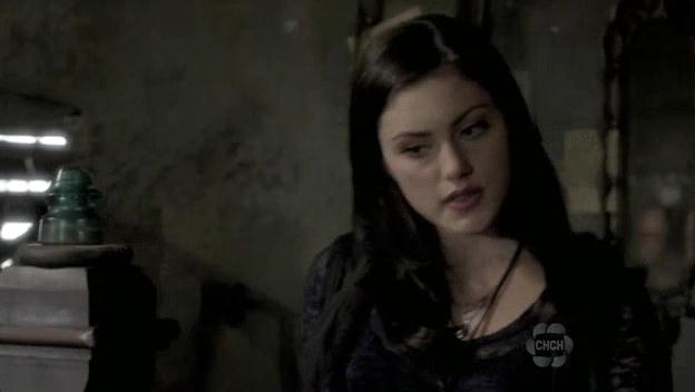VampireDiariesWorld-dot-org_TheSecretCircle-S01E03-1001.jpg