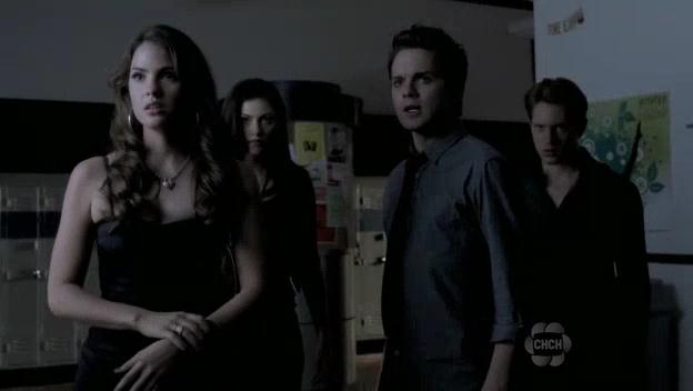 VampireDiariesWorld-dot-org_TheSecretCircle-S01E03-1975.jpg