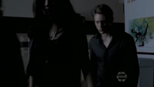 VampireDiariesWorld-dot-org_TheSecretCircle-S01E03-1977.jpg