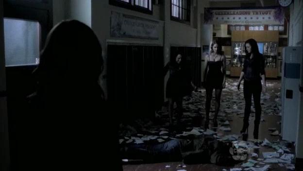 VampireDiariesWorld-dot-org_TheSecretCircle-S01E03-2022.jpg