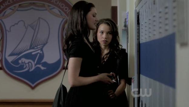 VampireDiariesWorld-dot-org_TheSecretCircle-S01E04-0250.jpg