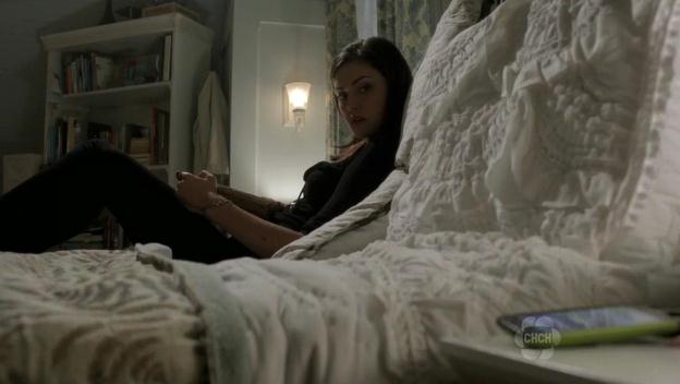 VampireDiariesWorld-dot-org_TheSecretCircle-S01E04-1730.jpg