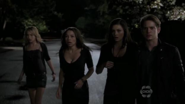 VampireDiariesWorld-dot-org_TheSecretCircle-S01E04-2032.jpg