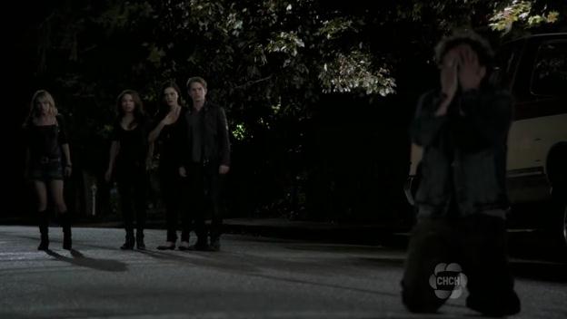 VampireDiariesWorld-dot-org_TheSecretCircle-S01E04-2036.jpg