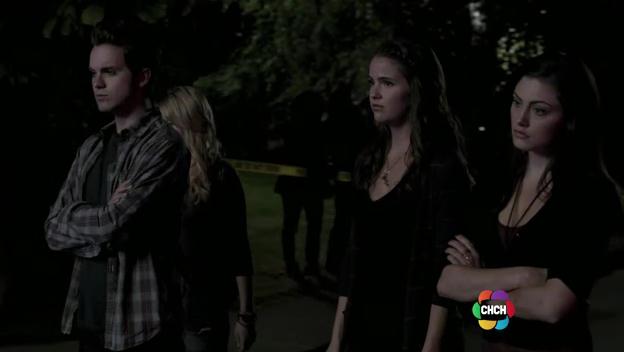 VampireDiariesWorld-dot-org_TheSecretCircle-S01E04-2050.jpg