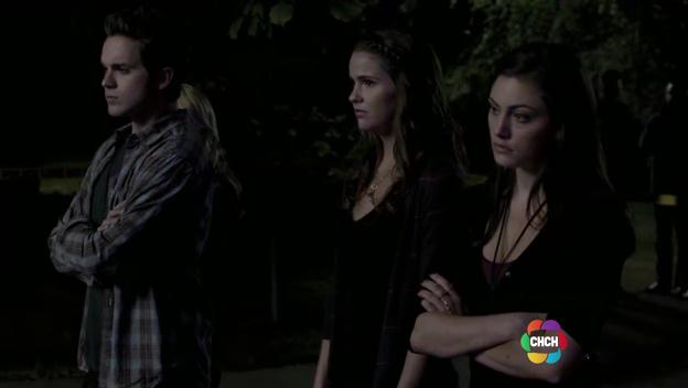 VampireDiariesWorld-dot-org_TheSecretCircle-S01E04-2054.jpg