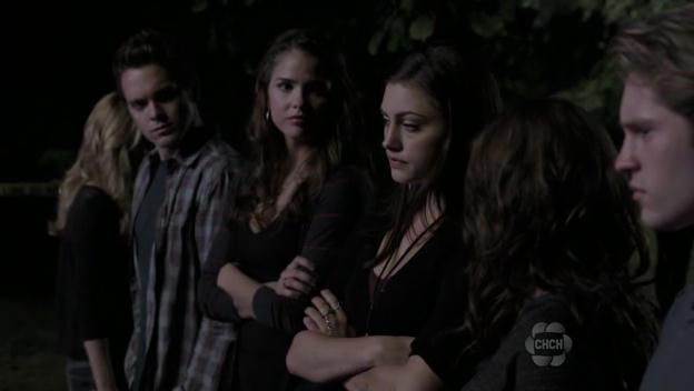 VampireDiariesWorld-dot-org_TheSecretCircle-S01E04-2129.jpg
