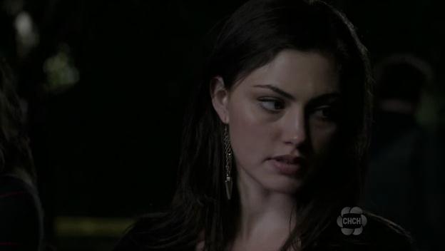 VampireDiariesWorld-dot-org_TheSecretCircle-S01E04-2131.jpg