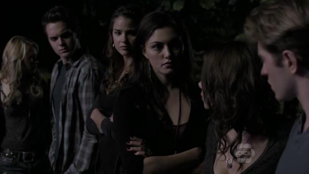 VampireDiariesWorld-dot-org_TheSecretCircle-S01E04-2142.jpg