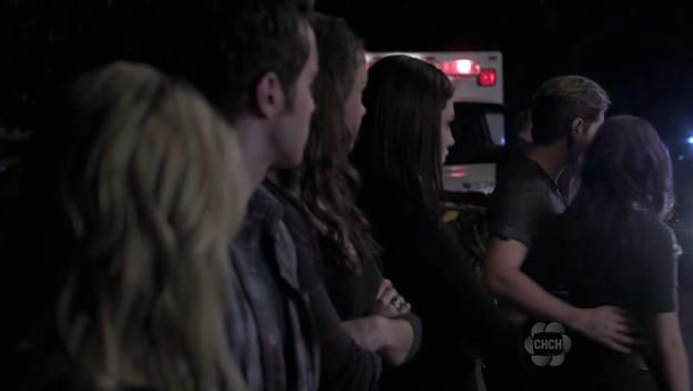VampireDiariesWorld-dot-org_TheSecretCircle-S01E04-2144.jpg