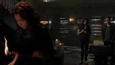 VampireDiariesWorld-dot-org_TheSecretCircle-S01E05-0723.jpg