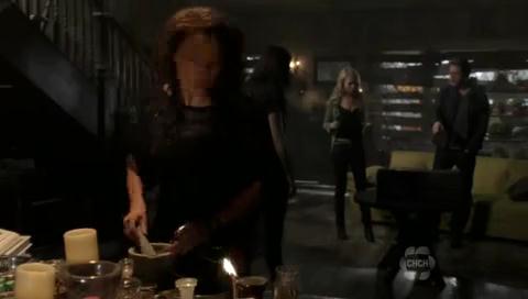 VampireDiariesWorld-dot-org_TheSecretCircle-S01E05-0761.jpg