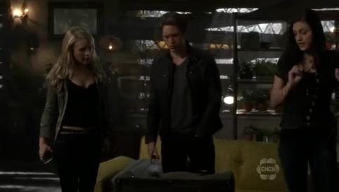 VampireDiariesWorld-dot-org_TheSecretCircle-S01E05-0768.jpg