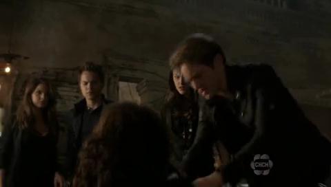VampireDiariesWorld-dot-org_TheSecretCircle-S01E05-0958.jpg