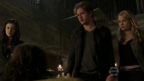 VampireDiariesWorld-dot-org_TheSecretCircle-S01E05-0966.jpg