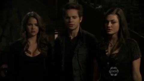 VampireDiariesWorld-dot-org_TheSecretCircle-S01E05-1235.jpg