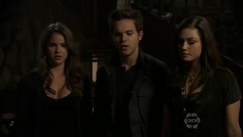VampireDiariesWorld-dot-org_TheSecretCircle-S01E05-1236.jpg