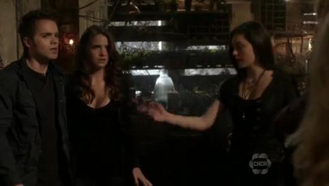 VampireDiariesWorld-dot-org_TheSecretCircle-S01E05-1359.jpg