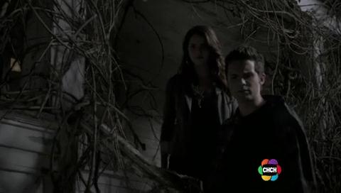 VampireDiariesWorld-dot-org_TheSecretCircle-S01E06-0487.jpg