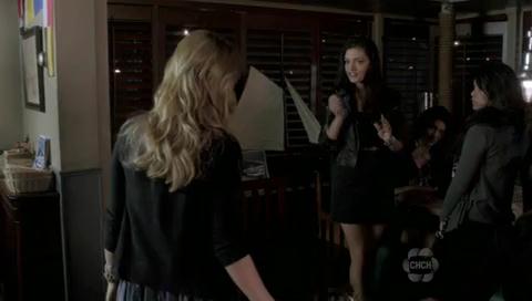VampireDiariesWorld-dot-org_TheSecretCircle-S01E06-1391.jpg