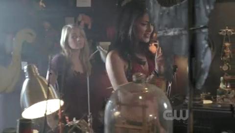 VampireDiariesWorld-dot-org_TheSecretCircle-S01E07-0024.jpg