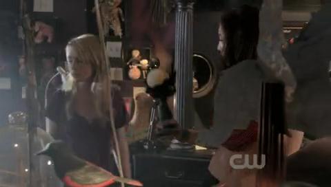 VampireDiariesWorld-dot-org_TheSecretCircle-S01E07-0026.jpg