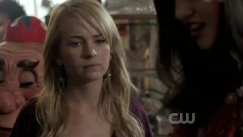 VampireDiariesWorld-dot-org_TheSecretCircle-S01E07-0048.jpg