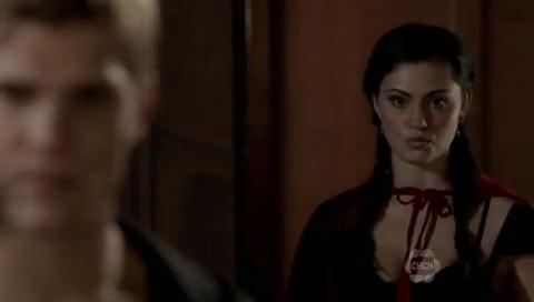 VampireDiariesWorld-dot-org_TheSecretCircle-S01E07-1644.jpg