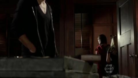 VampireDiariesWorld-dot-org_TheSecretCircle-S01E07-1665.jpg