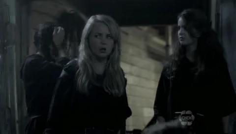 VampireDiariesWorld-dot-org_TheSecretCircle-S01E07-2029.jpg