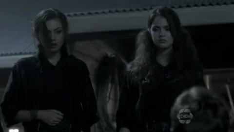 VampireDiariesWorld-dot-org_TheSecretCircle-S01E07-2046.jpg