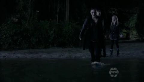 VampireDiariesWorld-dot-org_TheSecretCircle-S01E08-1891.jpg