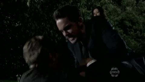 VampireDiariesWorld-dot-org_TheSecretCircle-S01E09-1979.jpg
