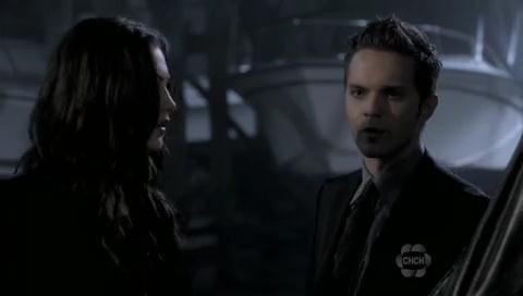 VampireDiariesWorld-dot-org_TheSecretCircle-S01E09-2046.jpg